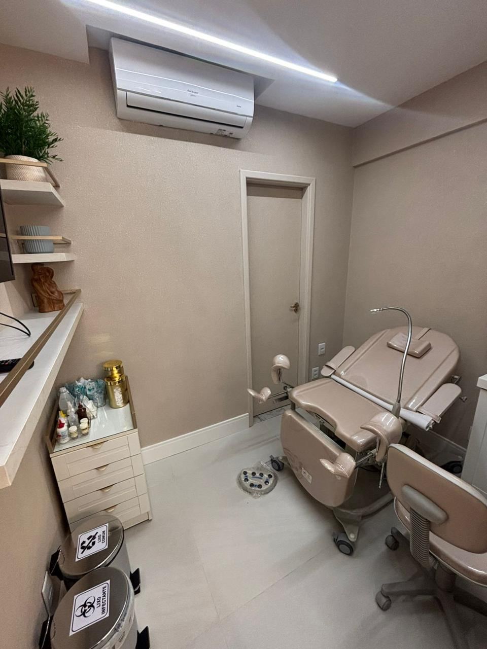 Sala de exame ginecológico do consultório